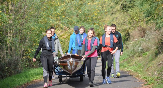 B-Juniorinnen beim Düsseldorfer Rheinmarathon